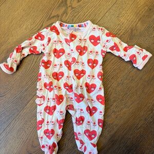 Premie magnetic me Heart-Print Baby One-Piece Romper in Red and Cream